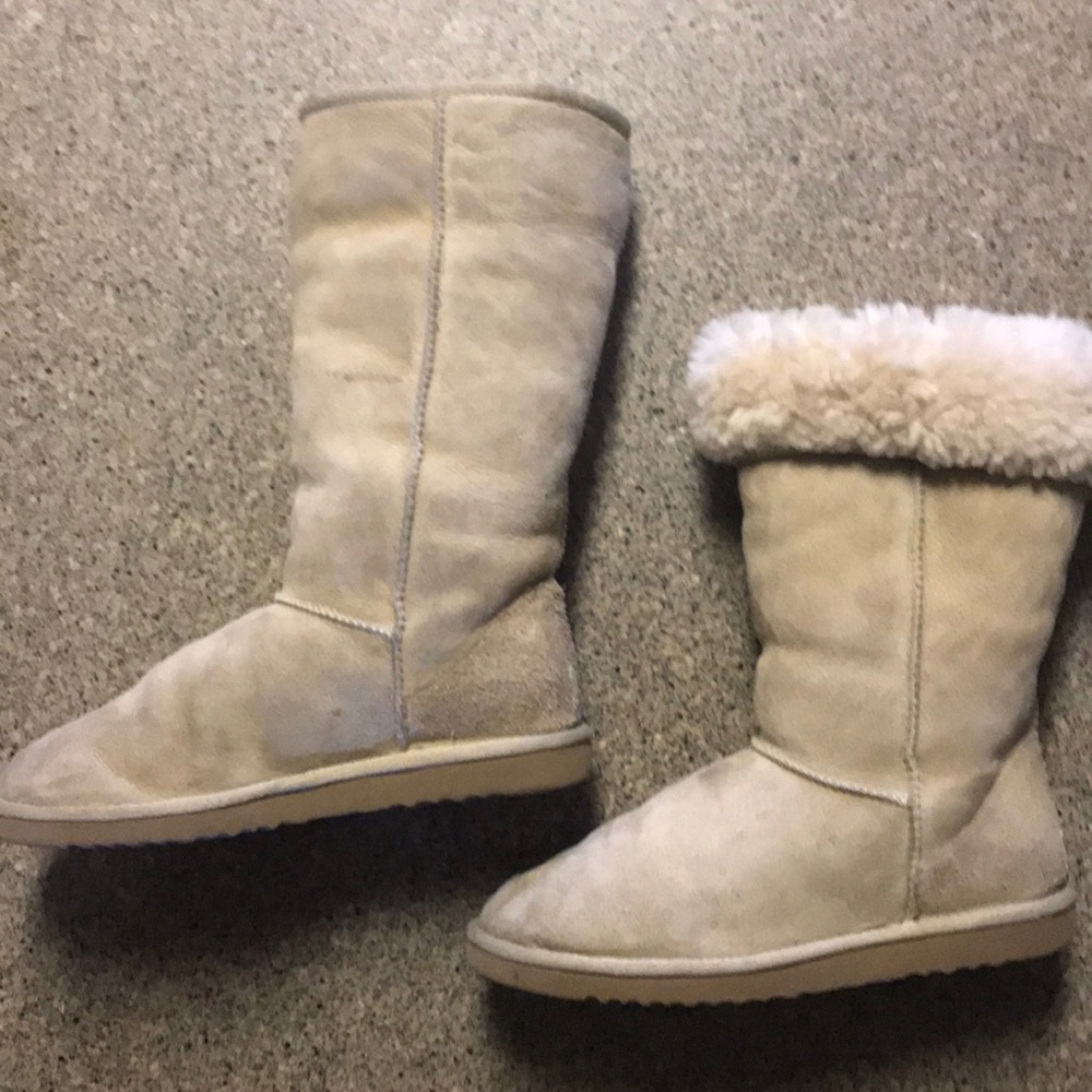 UGG light tan suede boots